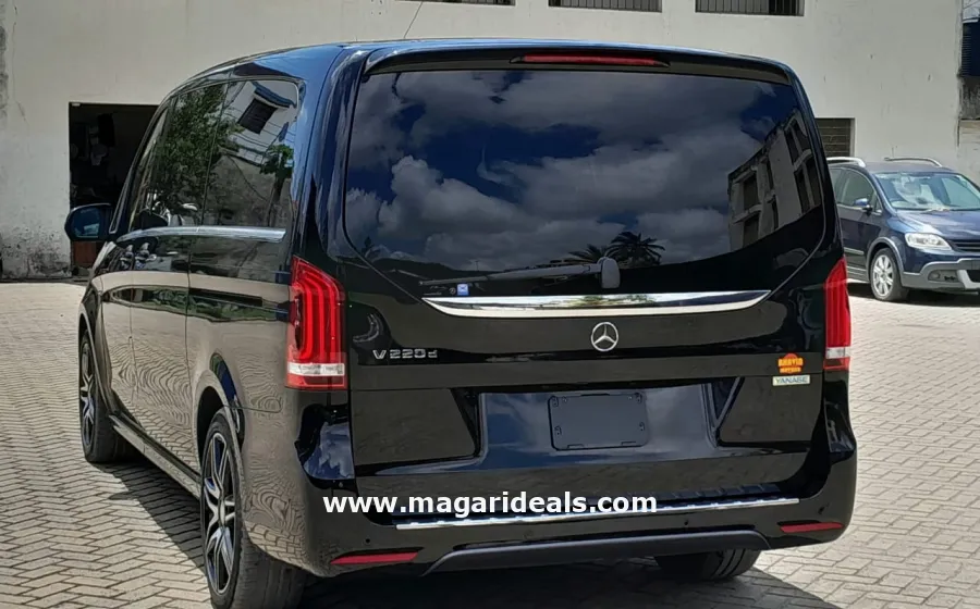Mercedes Benz V220 CDI in Kenya in Kenya for Sale | Magari Deals