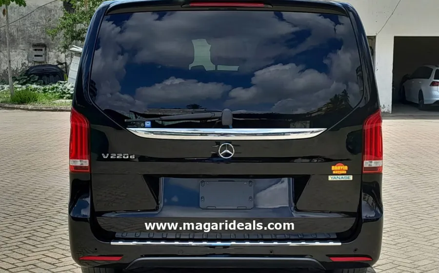 Mercedes Benz V220 CDI in Kenya in Kenya for Sale | Magari Deals