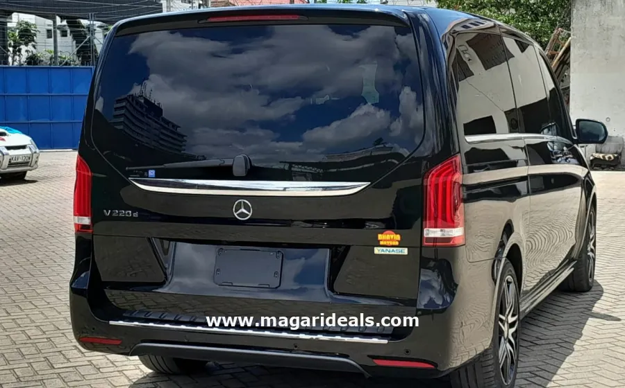 Mercedes Benz V220 CDI in Kenya in Kenya for Sale | Magari Deals