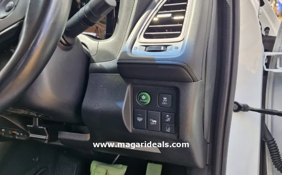 HONDA VEZEL HYBRID 2017 Model in Kenya for Sale | Magari Deals