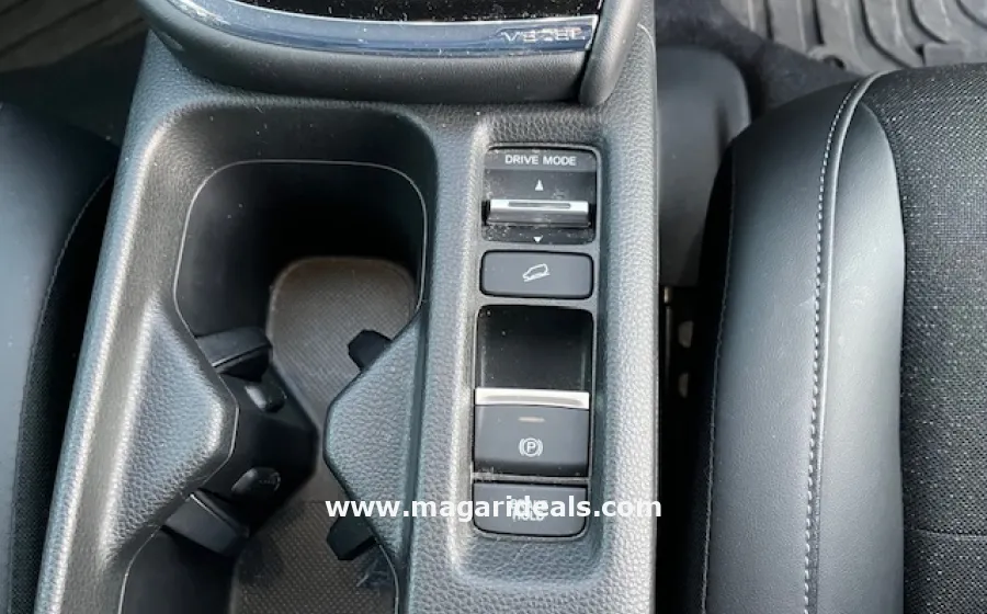 2022 Honda Vezel RV5 Hybrid in Kenya for Sale | Magari Deals