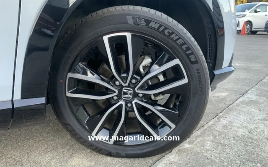 2024 HONDA VEZEL e:HEV PLAY / PANORAMA ROOF / NAVI in Kenya for Sale | Magari Deals