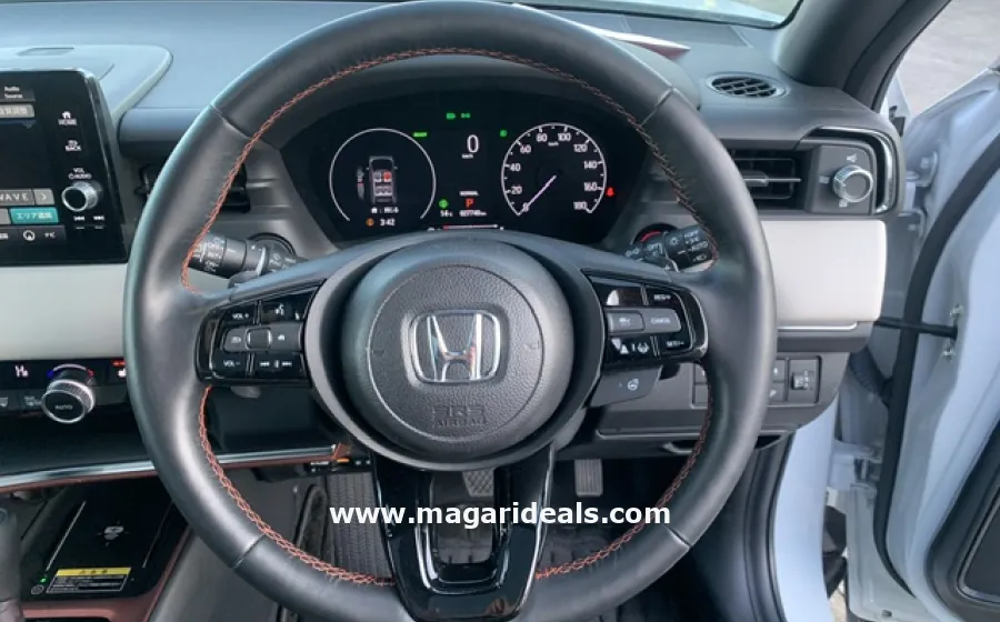 2024 HONDA VEZEL e:HEV PLAY / PANORAMA ROOF / NAVI in Kenya for Sale | Magari Deals