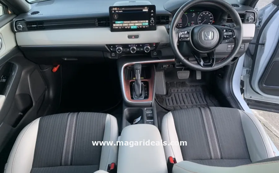 2024 HONDA VEZEL e:HEV PLAY / PANORAMA ROOF / NAVI in Kenya for Sale | Magari Deals