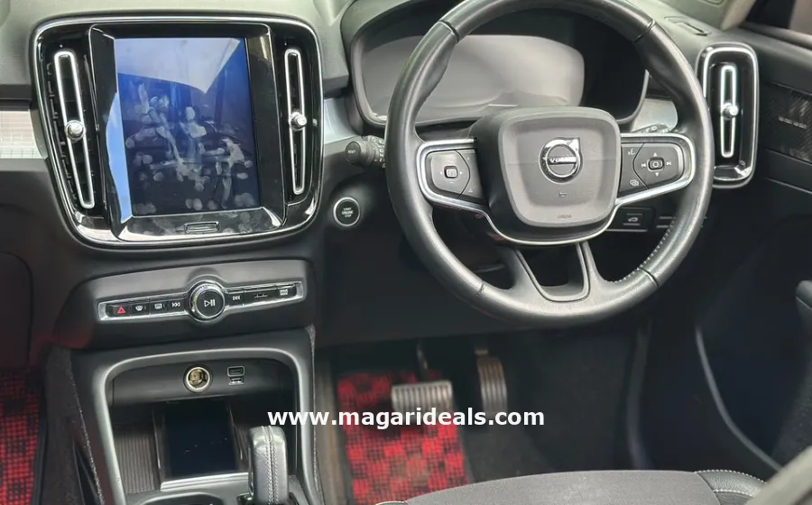 🔥*2018 VOLVO XC40 T4*🔥 _Sunroof_🔥 in Kenya for Sale | Magari Deals