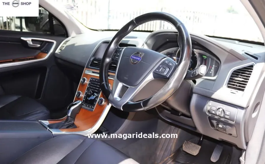 VOLVO XC60 T5 in Kenya for Sale | Magari Deals