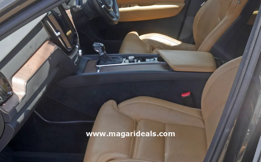 VOLVO XC60 D4 in Kenya for Sale | Magari Deals
