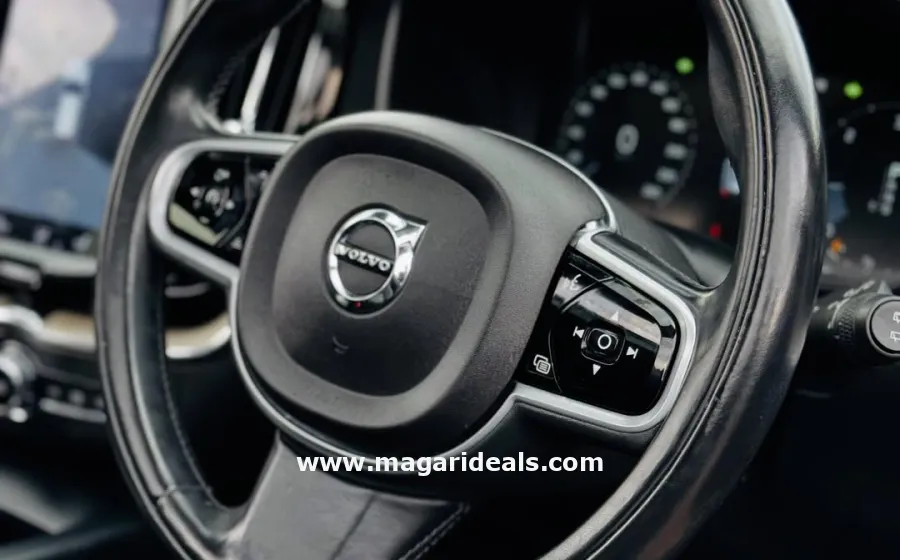 2018 VOLVO XC60 D4 in Kenya for Sale | Magari Deals