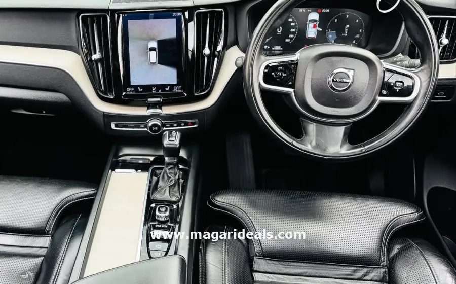 2018 VOLVO XC60 D4 in Kenya for Sale | Magari Deals
