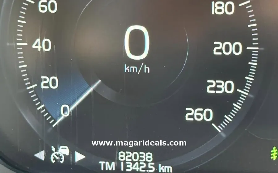 2020 Volvo XC60 D4 in Kenya for Sale | Magari Deals