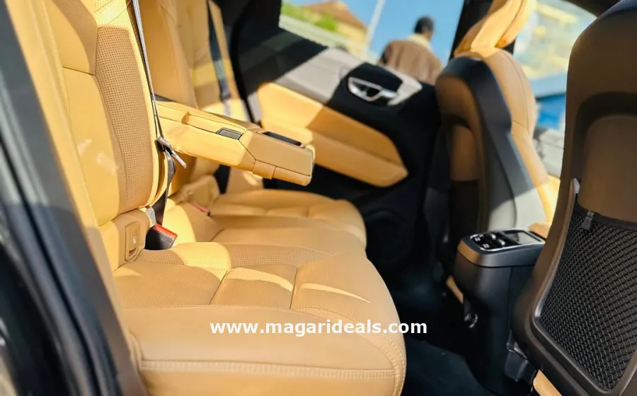 2020 Volvo XC60 D4 in Kenya for Sale | Magari Deals