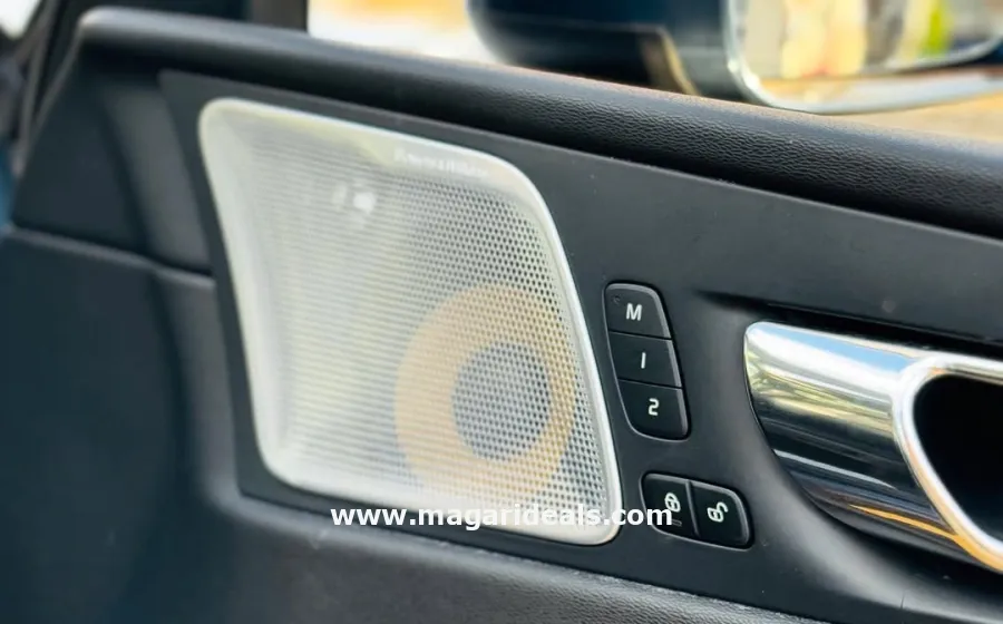 2018 VOLVO XC60 D4  in Kenya for Sale | Magari Deals