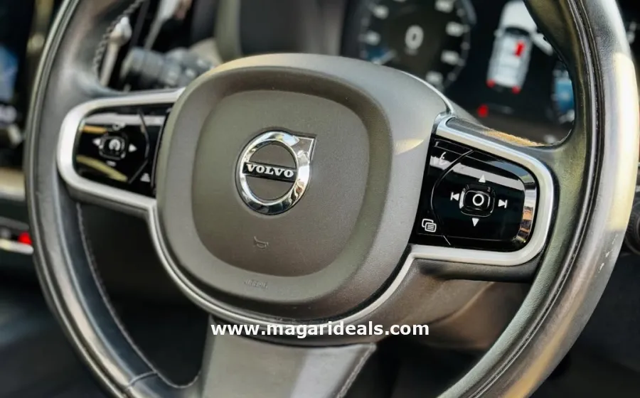 2018 VOLVO XC60 D4  in Kenya for Sale | Magari Deals