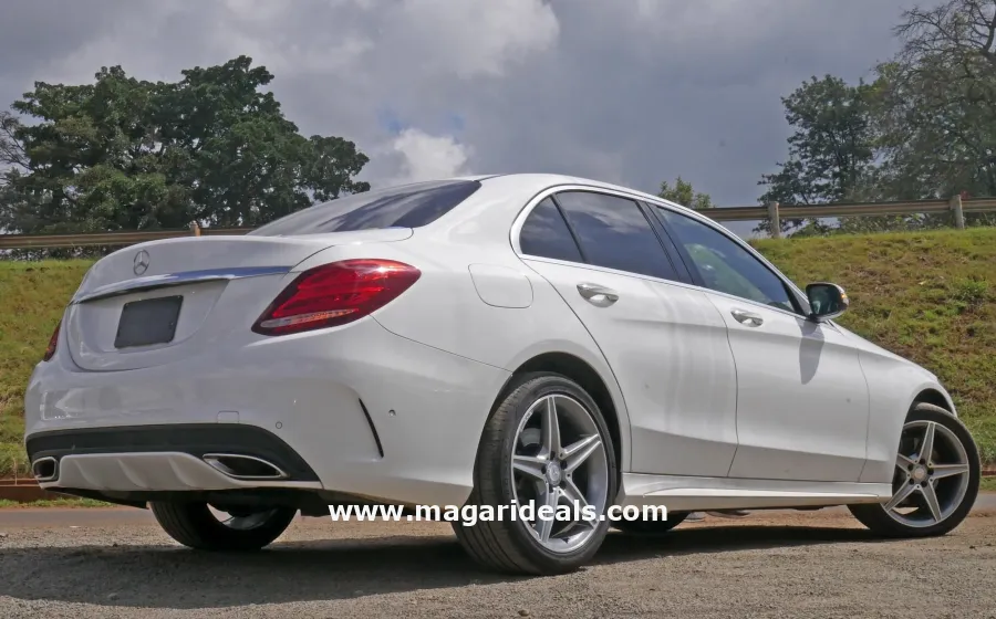 MERCEDES BENZ C200 in Kenya for Sale | Magari Deals