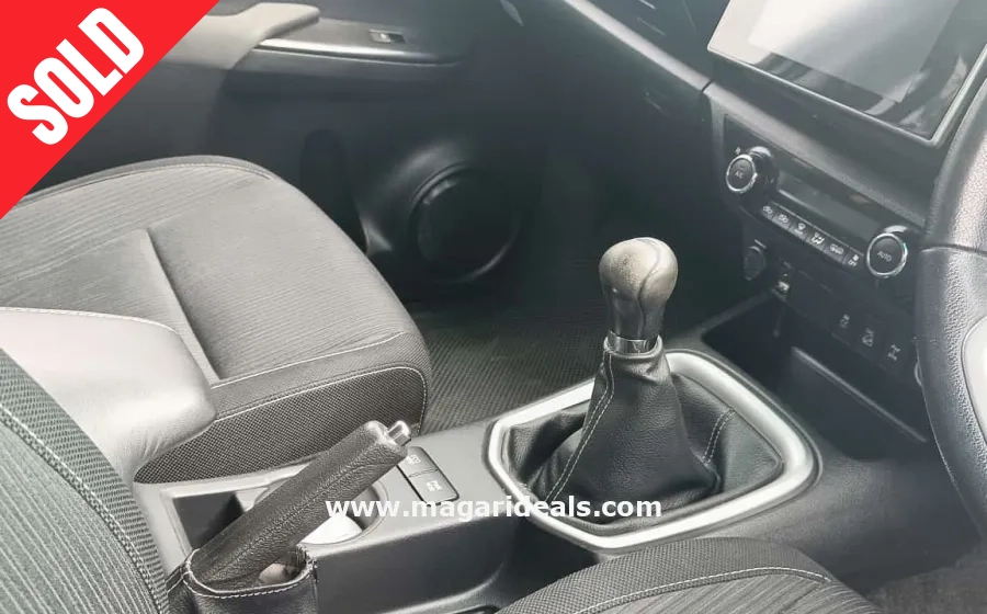 TOYOTA HILUX Invincible 2016 Manual in Kenya for Sale | Magari Deals