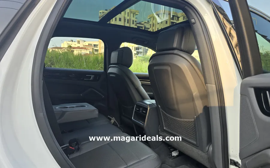 PORSCHE CAYENNE TURBO with SUNROOF in Kenya for Sale | Magari Deals