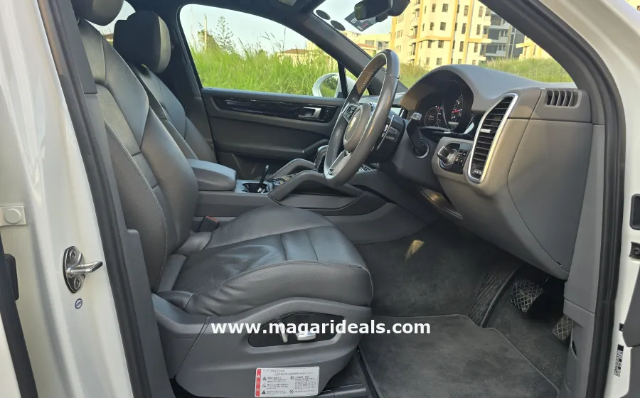 PORSCHE CAYENNE TURBO with SUNROOF in Kenya for Sale | Magari Deals