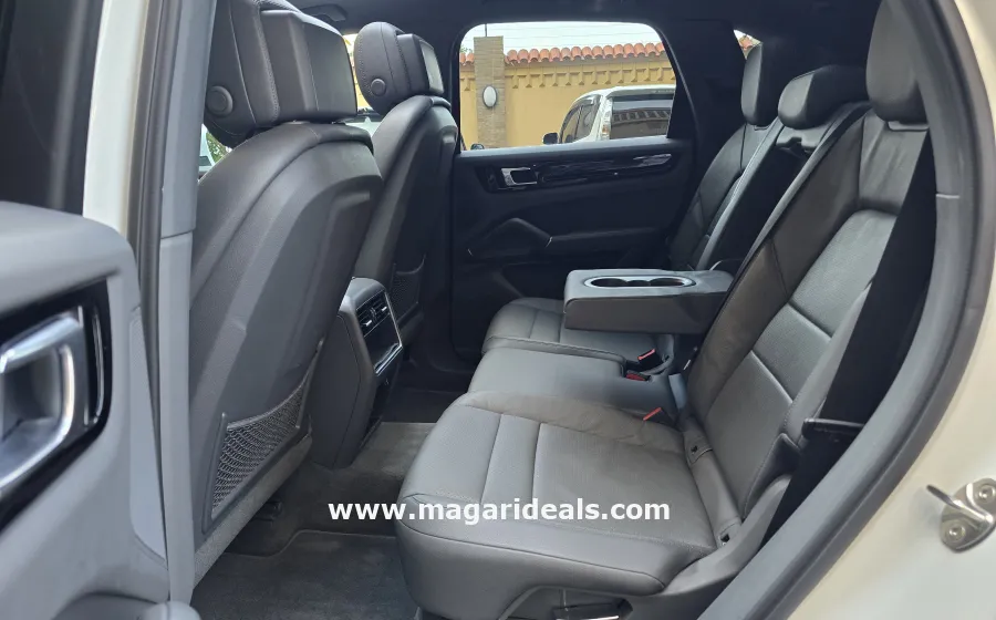 PORSCHE CAYENNE TURBO with SUNROOF in Kenya for Sale | Magari Deals