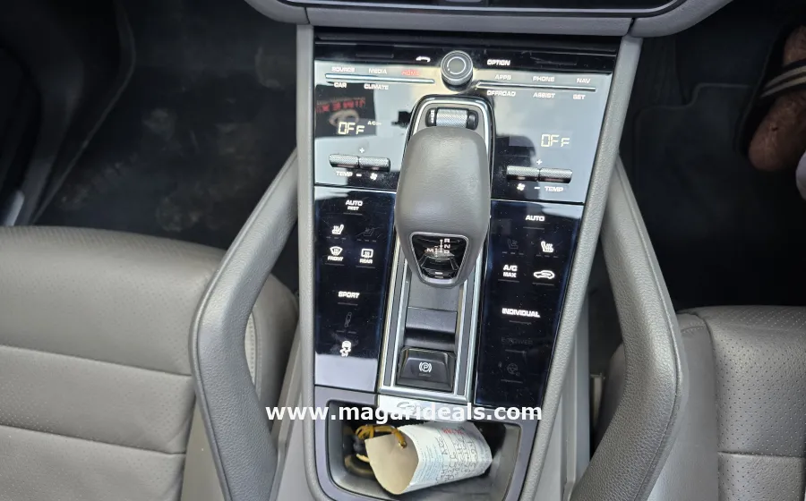 PORSCHE CAYENNE TURBO with SUNROOF in Kenya for Sale | Magari Deals