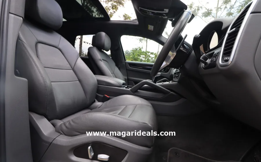 PORSCHE CAYENNE TURBO with SUNROOF in Kenya for Sale | Magari Deals