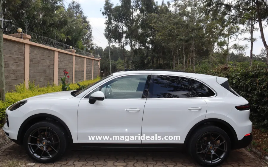 PORSCHE CAYENNE TURBO with SUNROOF in Kenya for Sale | Magari Deals