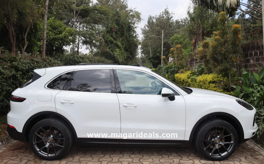 PORSCHE CAYENNE TURBO with SUNROOF in Kenya for Sale | Magari Deals