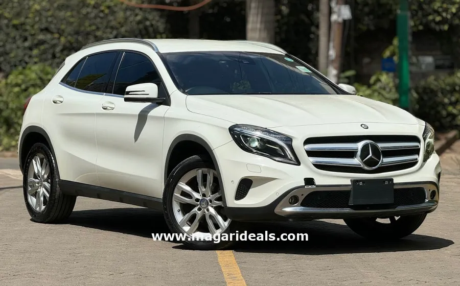 MERCEDES BENZ GLA 250 in Kenya for Sale | Magari Deals