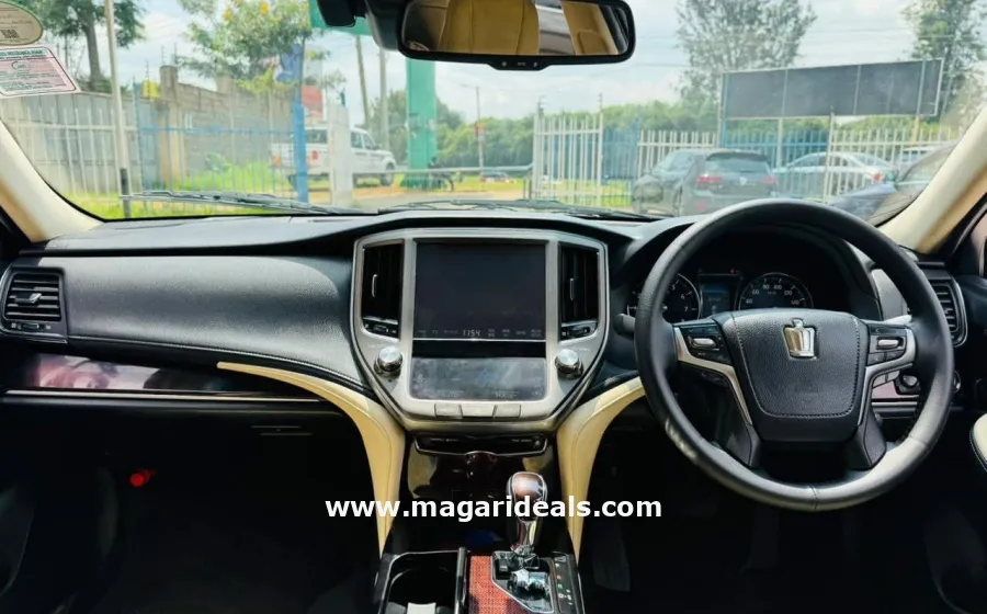 Toyota Crown Royal Saloon in Kenya for Sale | Magari Deals