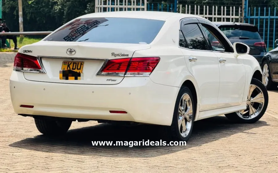 Toyota Crown Royal Saloon in Kenya for Sale | Magari Deals