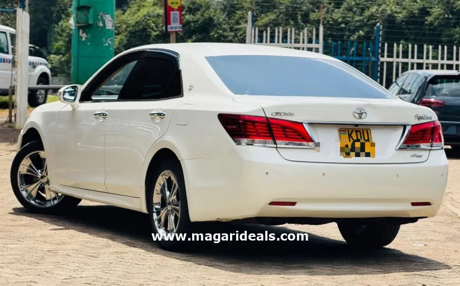 Toyota Crown Royal Saloon in Kenya for Sale | Magari Deals