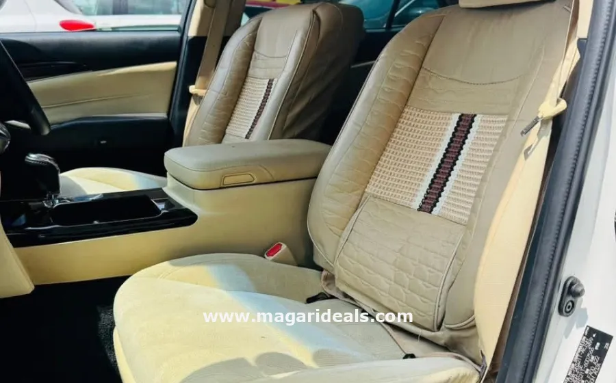 Toyota Crown Royal Saloon in Kenya for Sale | Magari Deals