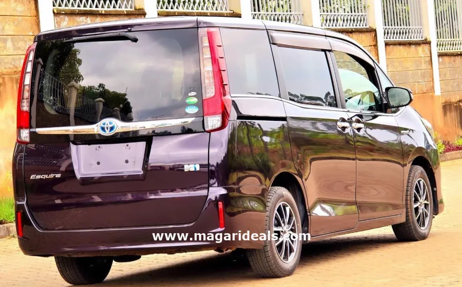 TOYOTA ESQUIRE 1.8 HYRBID in Kenya for Sale | Magari Deals