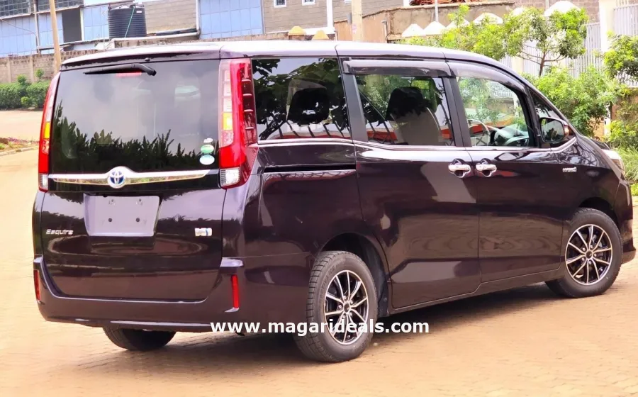 TOYOTA ESQUIRE 1.8 HYRBID in Kenya for Sale | Magari Deals