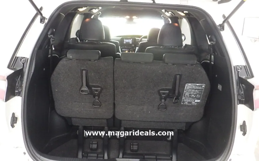 Toyota Estima  Aeras Premium in Kenya in Kenya for Sale | Magari Deals