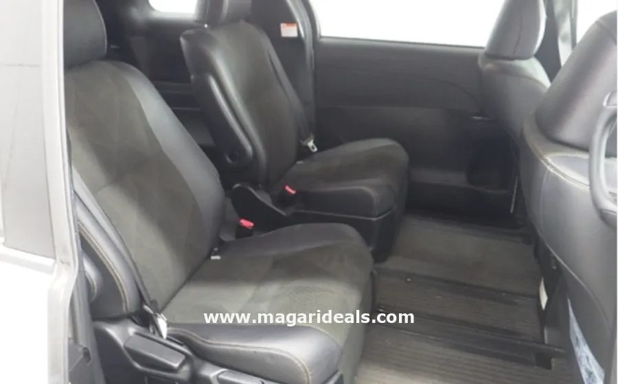 Toyota Estima  Aeras Premium in Kenya in Kenya for Sale | Magari Deals