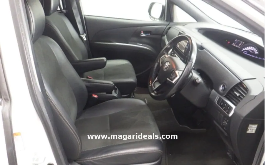Toyota Estima  Aeras Premium in Kenya in Kenya for Sale | Magari Deals