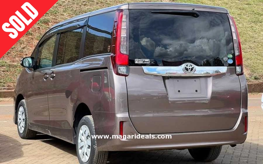 TOYOTA NOAH 2.0 in Kenya for Sale | Magari Deals