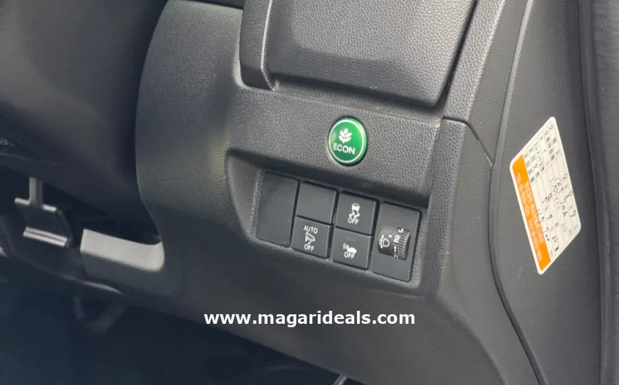 2016 HONDA FIT in Nairobi for Sale in Kenya for Sale | Magari Deals