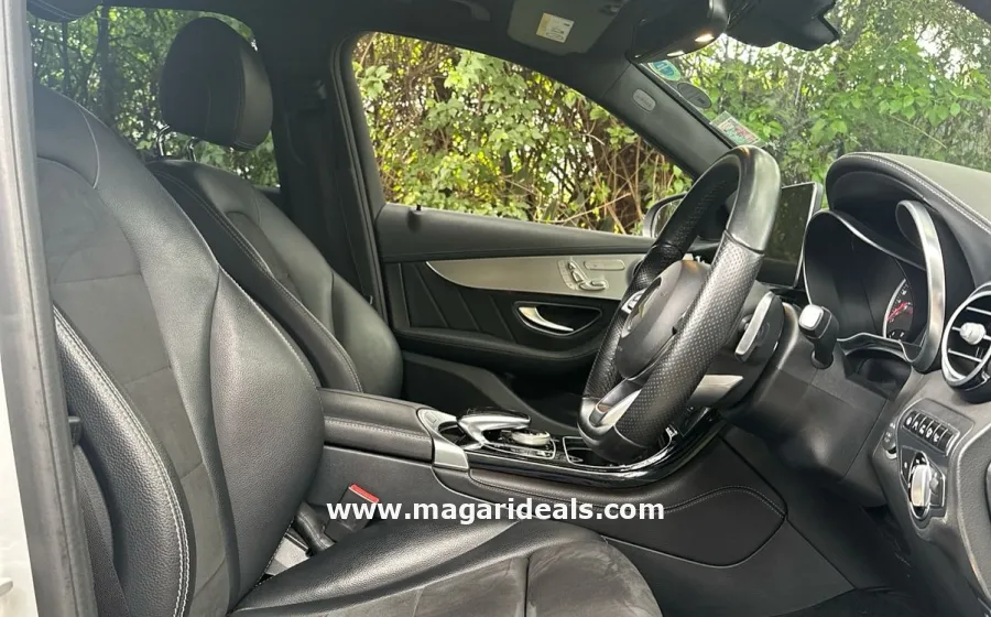 2016 MERCEDES BENZ GLC 250 4MATIC in Kenya for Sale | Magari Deals