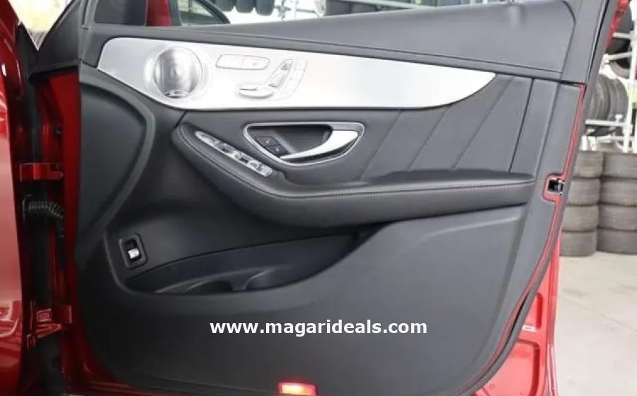 2017 MERCEDES BENZ GLC220D in Kenya in Kenya for Sale | Magari Deals