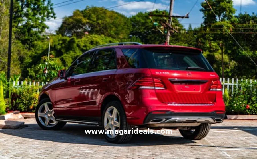 MERCEDES BENZ GLE400 4MATIC with SUNROOF  in Kenya for Sale | Magari Deals