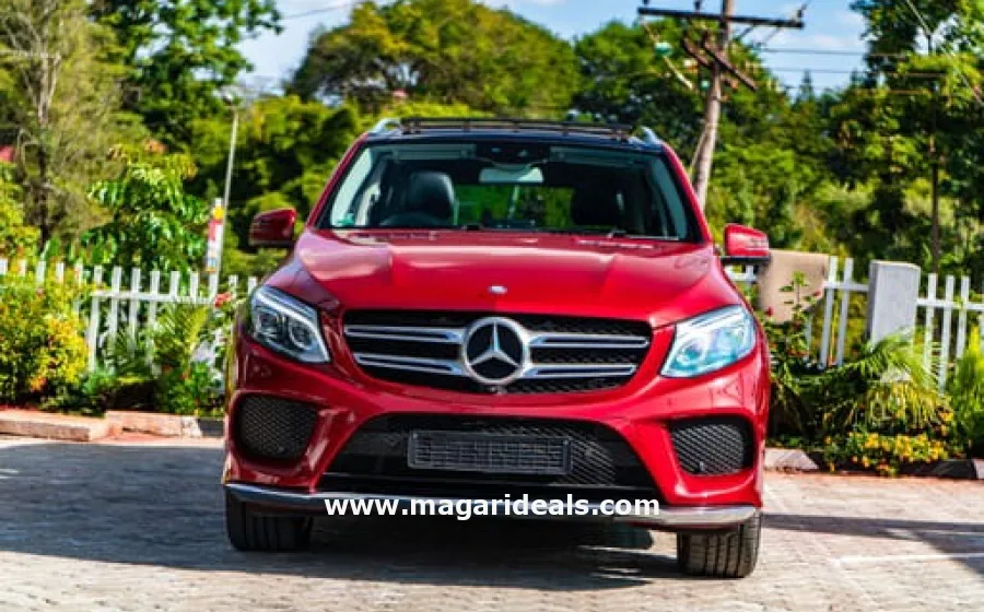 MERCEDES BENZ GLE400 4MATIC with SUNROOF  in Kenya for Sale | Magari Deals