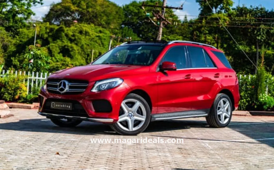 MERCEDES BENZ GLE400 4MATIC with SUNROOF  in Kenya for Sale | Magari Deals