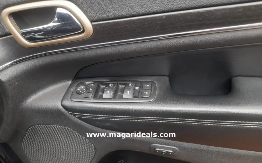 JEEP GRAND CHEROKEE 2015 Limited Edition in Kenya for Sale | Magari Deals