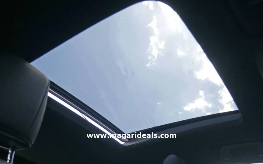 TOYOTA HARRIER with SUNROOF  in Kenya for Sale | Magari Deals