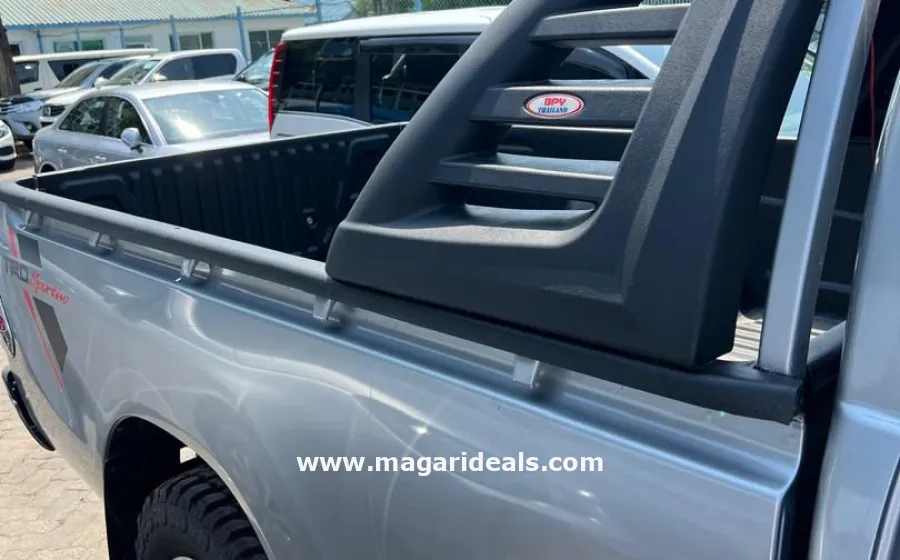 TOYOTA HILUX Single Cab 2017 Silver in Kenya for Sale | Magari Deals