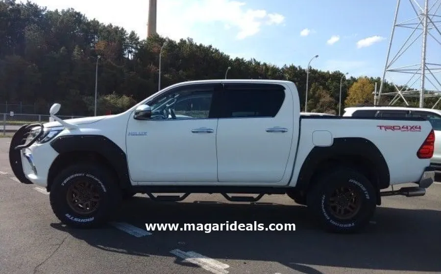 TOYOTA HILUX DC 2018 Model 2400cc White in Kenya for Sale | Magari Deals