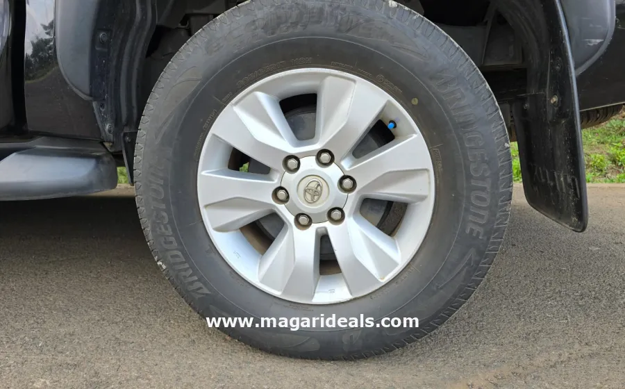 TOYOTA HILUX Revo Double Cab 2017 Manual in Kenya for Sale | Magari Deals