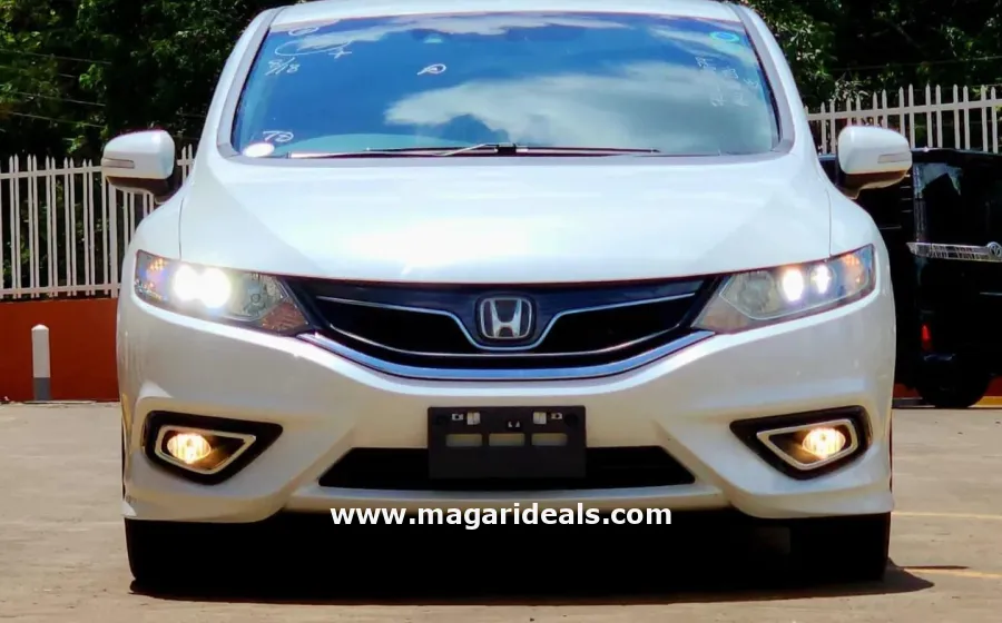 HONDA JADE HYBRID in Kenya for Sale | Magari Deals