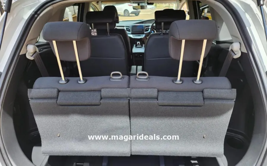 HONDA JADE HYBRID in Kenya for Sale | Magari Deals